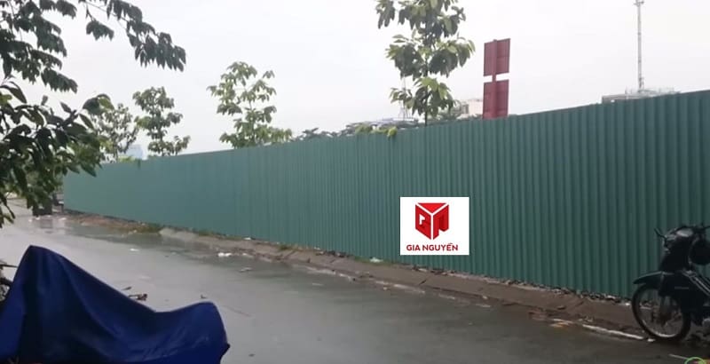 mẫu hàng rào tôn đẹp đơn giản