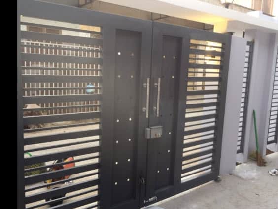 Mẫu cửa cổng sắt hộp 2 cánh đẹp