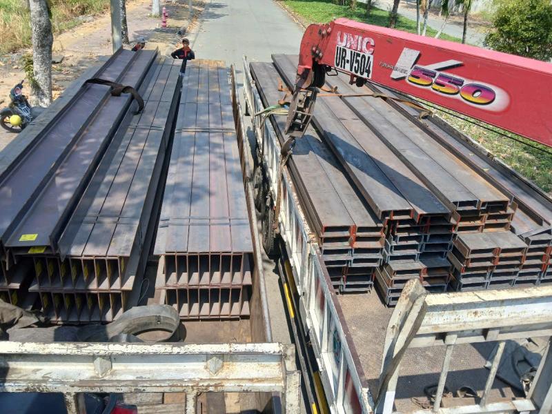 Giá thép hình tại Quận 10 biến động chủ yếu do chi phí giao hàng và nhu cầu thị trường