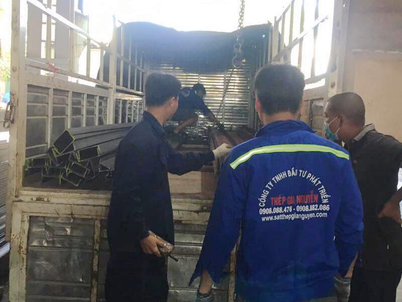 Thép Gia Nguyễn giao hàng nhanh đến khách hàng tại Quận 10