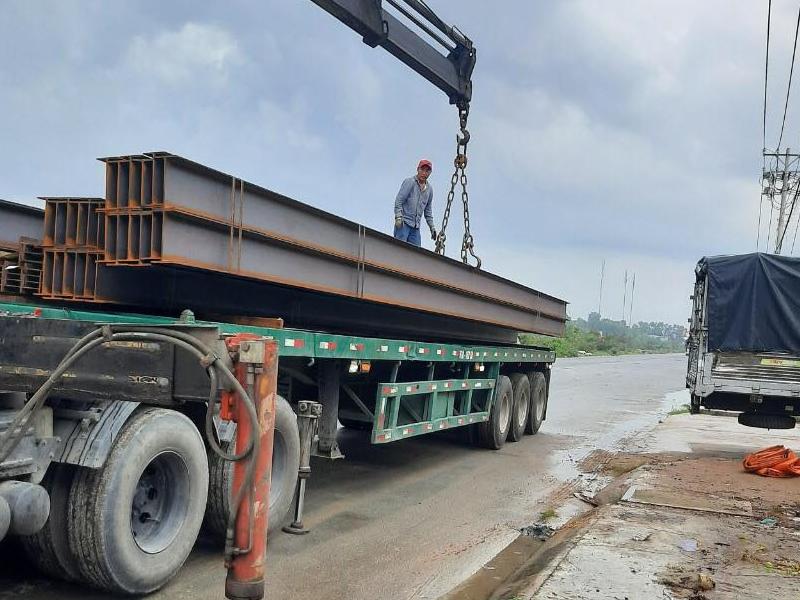 Chi phí vận chuyển là một trong những yếu tố ảnh hưởng đến giá thép hình tại Quận 8