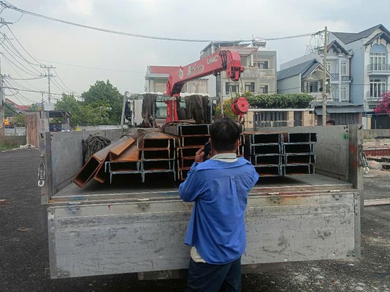Khi mua thép hình tại Quận Tân Bình cần chọn đại lý uy tín, cập nhật giá mới nhất và chính sách vận chuyển của bên bán